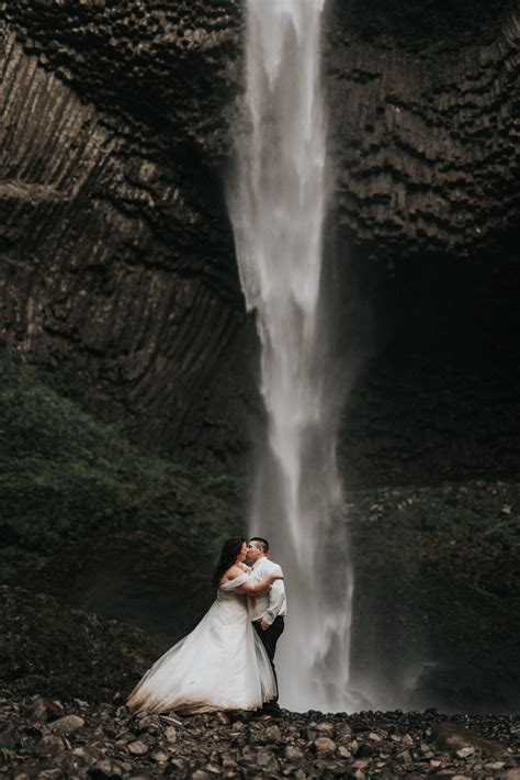 This Waterfall Is Stunning Perfect Spot For Bridal Portraits In Portland Oregon Portland