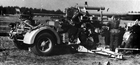Men Of Wehrmacht Ss Recruits Manhandling An 88mm Flak Gun In Training