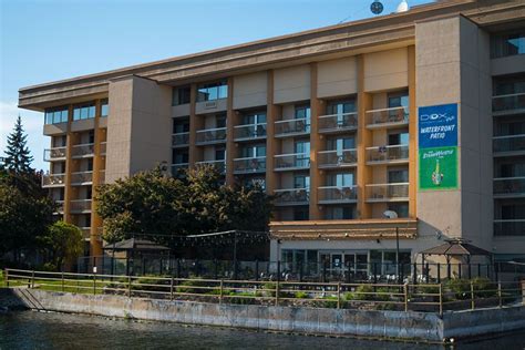 Discount 75 Off Holiday Inn Kingston Waterfront Canada 1 Hotel
