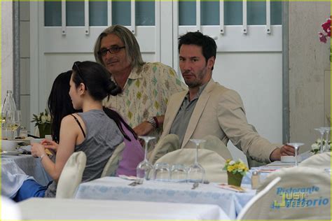 Keanu Reeves I Love Me Some China Chow Photo 1208311 Pictures