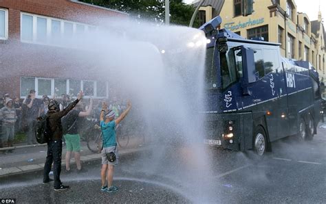 German Police Fire Water Cannon At G20 Hamburg Protesters Daily Mail