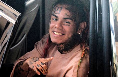 tekashi 6ix9ine starred in a fight at the world baseball classic and police officers took him