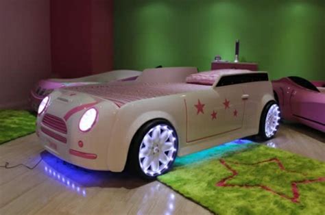 Les jeux enfants en ligne sur jeuxpourtoutpetit.com vous proposent des coloriages gratuits pour filles et garçons. Le lit voiture pour la chambre de votre enfant - Archzine.fr