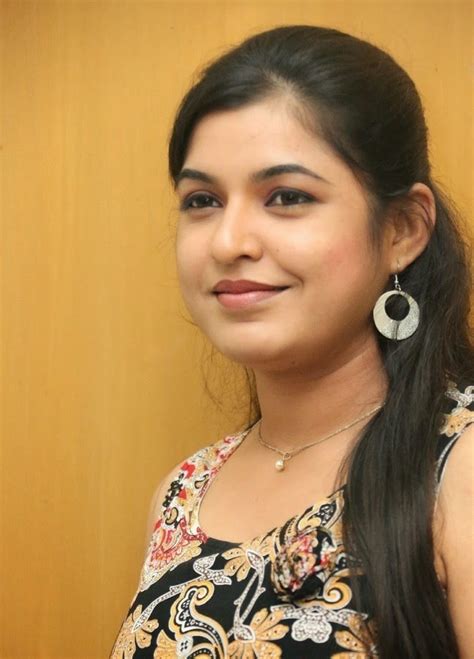 Actress Bhavani Agarwal Hot Photos Cap