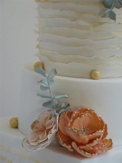 Peaches Wedding Cake Cake By Scrummy Mummys Cakes Cakesdecor