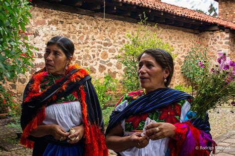 Jaime Ramos Méndez Mujeres Purépecha Ataviadas Para La Fiesta Patronal