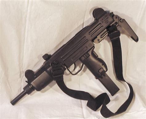Uzi 9mm Submachine Gun