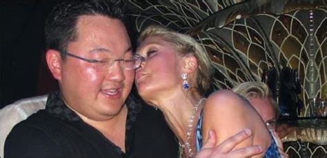 Famous heiress paris hilton relaxing on a boat with infamous malaysian playboy taek jho low? パリス・ヒルトンの最近のパトロンはアジア人メタボ系の成金男!元彼ダグと鉢合わせして、、、｜ハリウッド・セレブ・ニュース