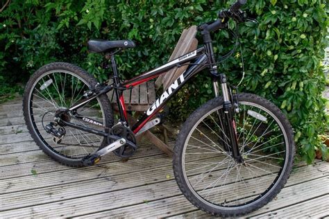 Giant Boulder Mountain Bike Blackred In Bath Somerset Gumtree