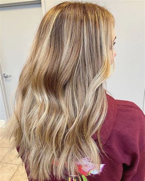 25 Best Ways To Get Light Blonde Highlights Right Now