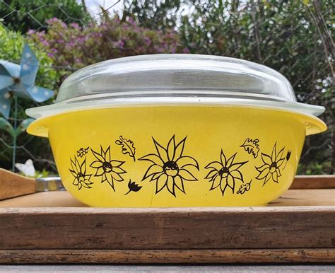 Vintage Agee Pyrex Cr300 Flannel Flower Round Casserole Dish Etsy