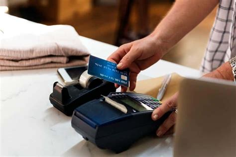 Many americans are intrigued by the idea of investing in bitcoin and other cryptocurrencies, but doing so with a credit card is risky. Best No Annual Fee Cash Back Credit Cards in Canada 2020