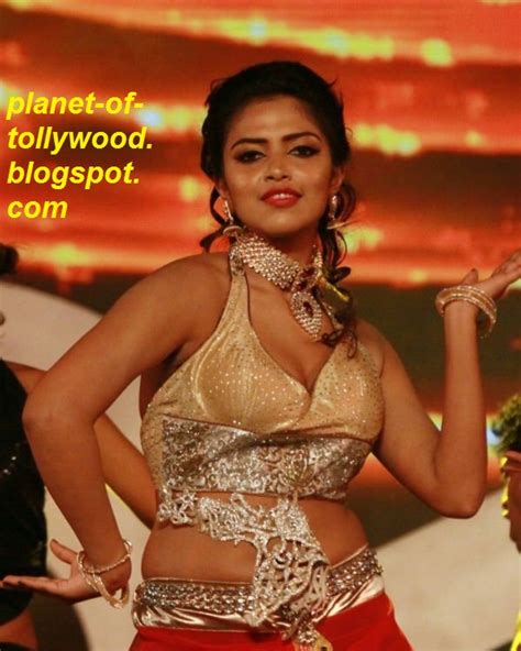 Tollywood Gallery Amala Paul Hot Spicy Navel And Cleavage Exposed