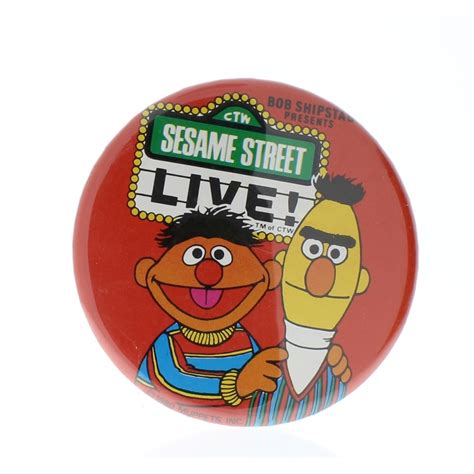 Sesame Street Live 1980 Muppets Inc Burt And Ernie Button Pin Back