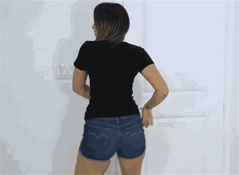 Twerking Butt Dancing  Twerking Butt Dancing Hip Shaking