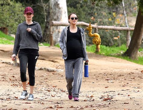 Pregnant Natalie Portman Out For A Walk In A Park In Los Angeles 0118