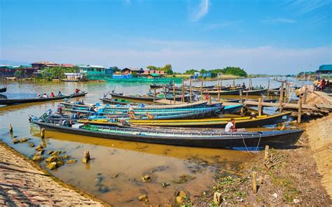 Burmese Kayaks Ywama Inle Lake Myanmar Editorial Stock Photo Image