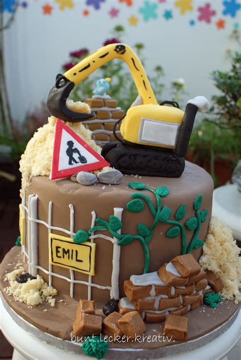 Etwa 3/4 des teiges in die springform füllen. Bagger / Baustellen Torte zum Kindergeburtstag ... cake ...