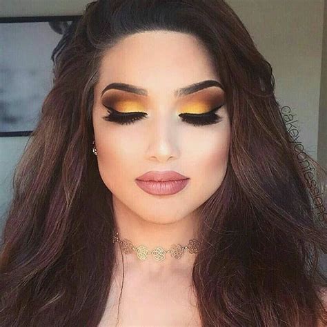 Pin By Katherine Hernandez On Maquillaje Gorgeous Makeup Smokey Eye Makeup Yellow Makeup