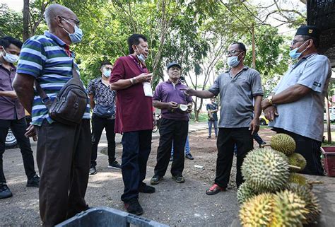 Mengikut kata sahibul hikayat maka pakatan harapan (ph) pun kalahlah dalam pilihan raya kecil semenyih. Chini Memilih: Suasana tenang berkempen cara normal baharu ...