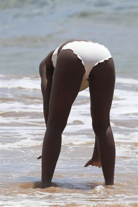 Lupita Nyongo Nude And Sexy 20 Photos Thefappening