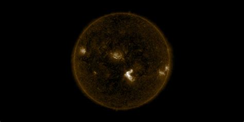 Nasas Sdo Captures Image Of Mid Level Flare Science Mission Directorate