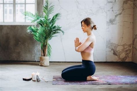 Yoga Vs Meditation Benefits And Differences Yoga With Dakota