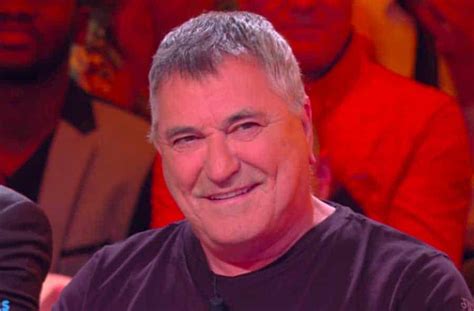 Epris de liberté depuis son plus âge, l'école est loin d'être son milieu de. Jean-Marie Bigard réagit aux propos de François Berléand ...