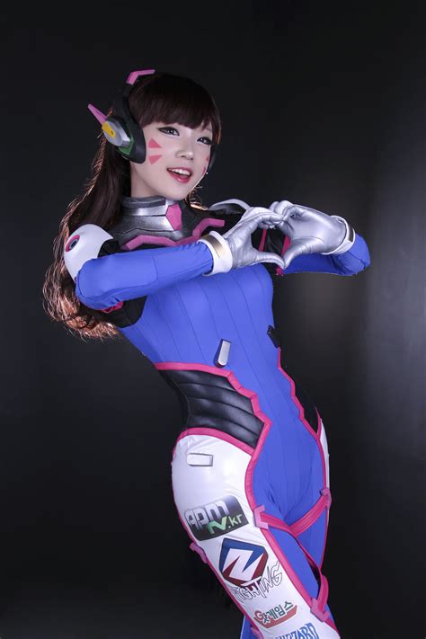 Page Of For Hottest Sexiest Overwatch Cosplays Female Gamers Decide