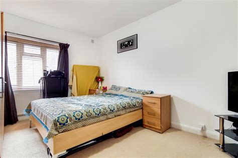 2 Bedroom Flat For Rent In Wembley