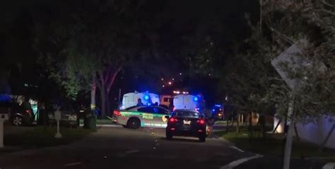Hombre Encontrado Muerto A Tiros En Auto En Miami Lakes
