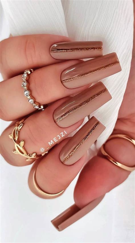 32 Prettiest Autumn 2022 Nail Trends To Try Now Glitter Nude Nails