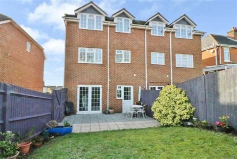 4 Bedroom Town House For Sale In Abbey Mews New Road Netley Abbey So31