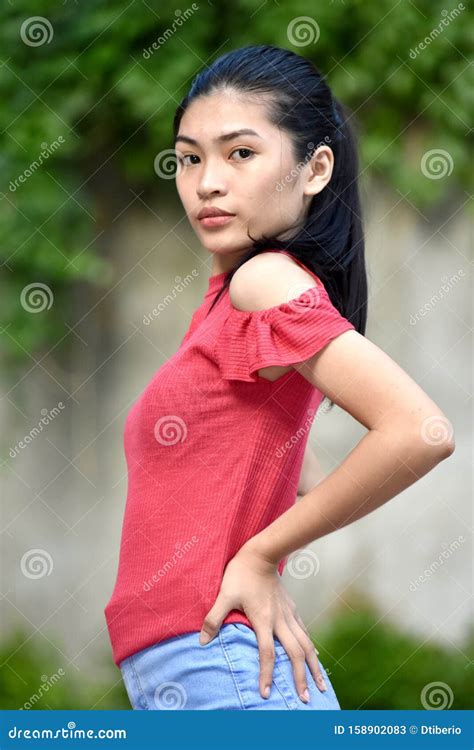una chica filipina apropiada imagen de archivo imagen de aptitud ajuste 158902083