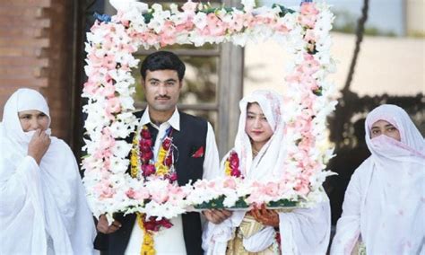 شادی کی تقریب میں موسیقی ، مہنگا لباس زیب تن کرنیوالی دلہن اور دلہا کانکاح اور جنازہ نہیں