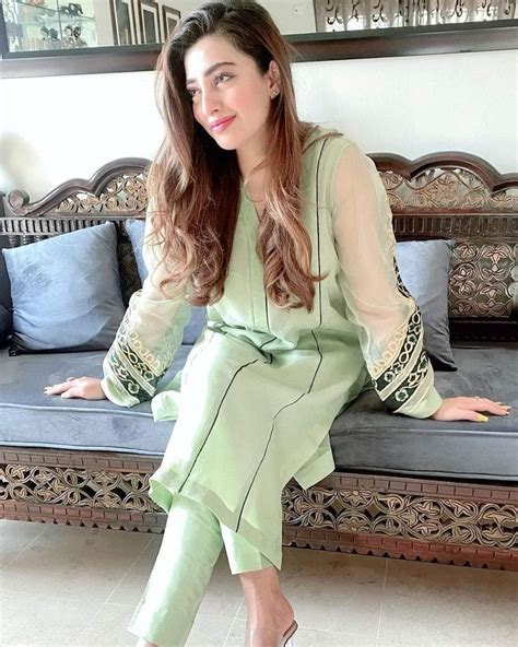 Pin By Beautiful Collection On Nawal Saeed Pakistan Dress Actors