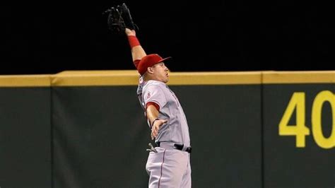 Plays Of The Week Mike Trouts Leaping Catch Cbc Sports