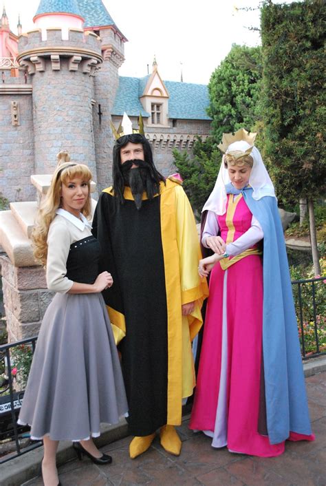 Hahaha Weird Disneyland Costumes All I Can Picture Is