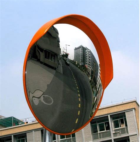 Check uses, differences, image creation, ray diagram. Difference between concave mirror and convex mirror?