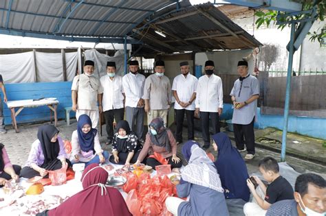 Menyembelih hewan qurban harus memenuhi beberapa tahapan yang sesuai dengan aturan khusus. Sembelih 125 Ekor Hewan Qurban Pemkab Asahan Bagikan 7.800 ...