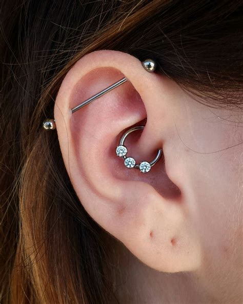 THE Ultimate Guide on Industrial Piercings With Amazing Photos ...
