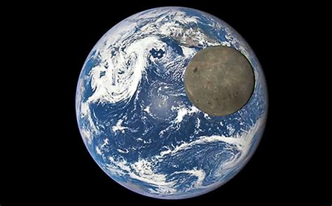 Scientists say that the water can be used for fuel. NASA footage: Sun illuminates dark side of moon - WND