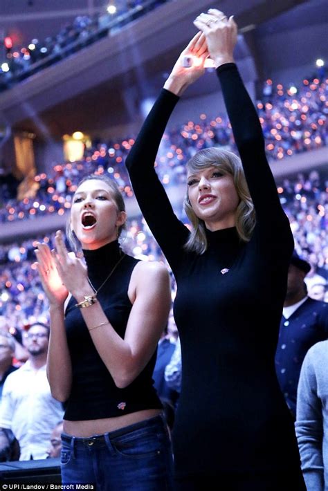 Taylor Swift Takes Karlie Kloss To The Knicks Game In Nyc Daily Mail