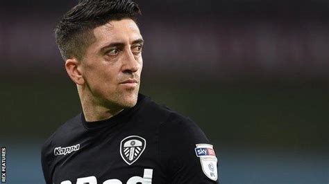 Leeds United Pablo Hernandez Signs New Two Year Contract At Elland