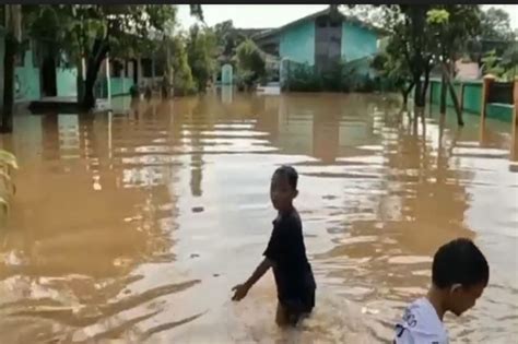 Sungai Rejoso Meluap Ratusan Rumah Di Pasuruan Terendam Banjir