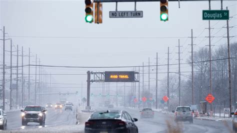 Toms River snow makes travel slow, scenes beautiful