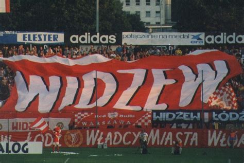 Widzew zmierzy się z drużyną row rybnik, z którą dotychczas łodzianie grali czterokrotnie w czekanie na klimat trybun umili wam tapeta w kilku wersjach na telefon lub kompa nawiązująca do. WIDZEW TO MY strona fanów widzewa Łódź - Galeria