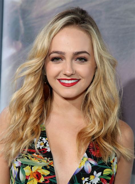 Sophie Reynolds At Adrift Premiere In Los Angeles 05232018 Hawtcelebs