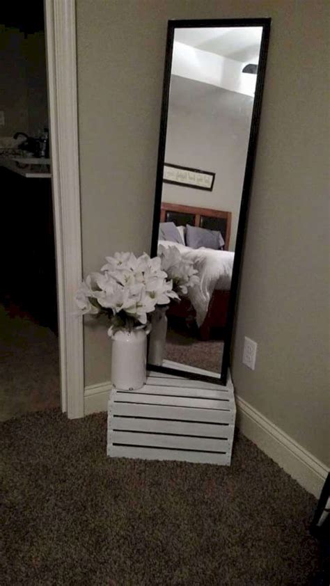 Mirror mobile composed of simple geometric lines. 17 Adorable DIY Home Decor with Mirrors | Futurist ...