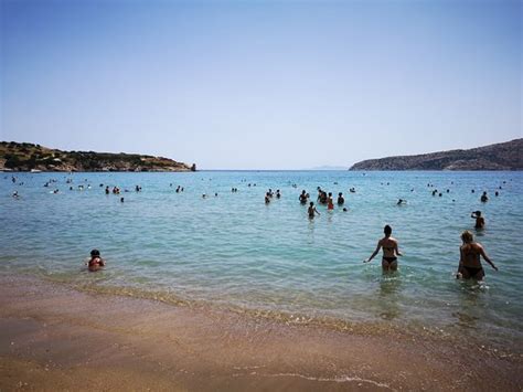 Μία παραλία με ψιλό βότσαλο έξω και άμμο μέσα, κατάλληλη και αρκετά καθαρή. Παραλία Χάρακας (Κερατέα, Ελλάδα) - Κριτικές - Tripadvisor